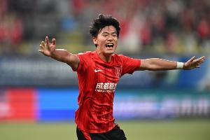 kaiyun-胡荷韬：练逆足就是勤能补拙 比赛踢得越多在场上更加从容