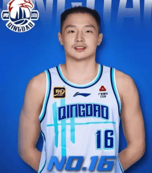 kaiyun-王奕博青岛首秀出战20分钟，7投5中砍下18分5助攻